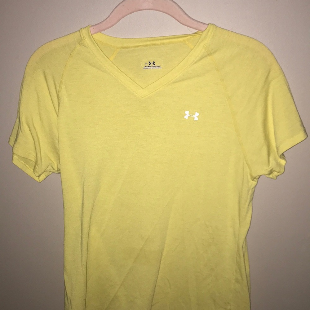 UNDER ARMOUR YELLOW V NECK